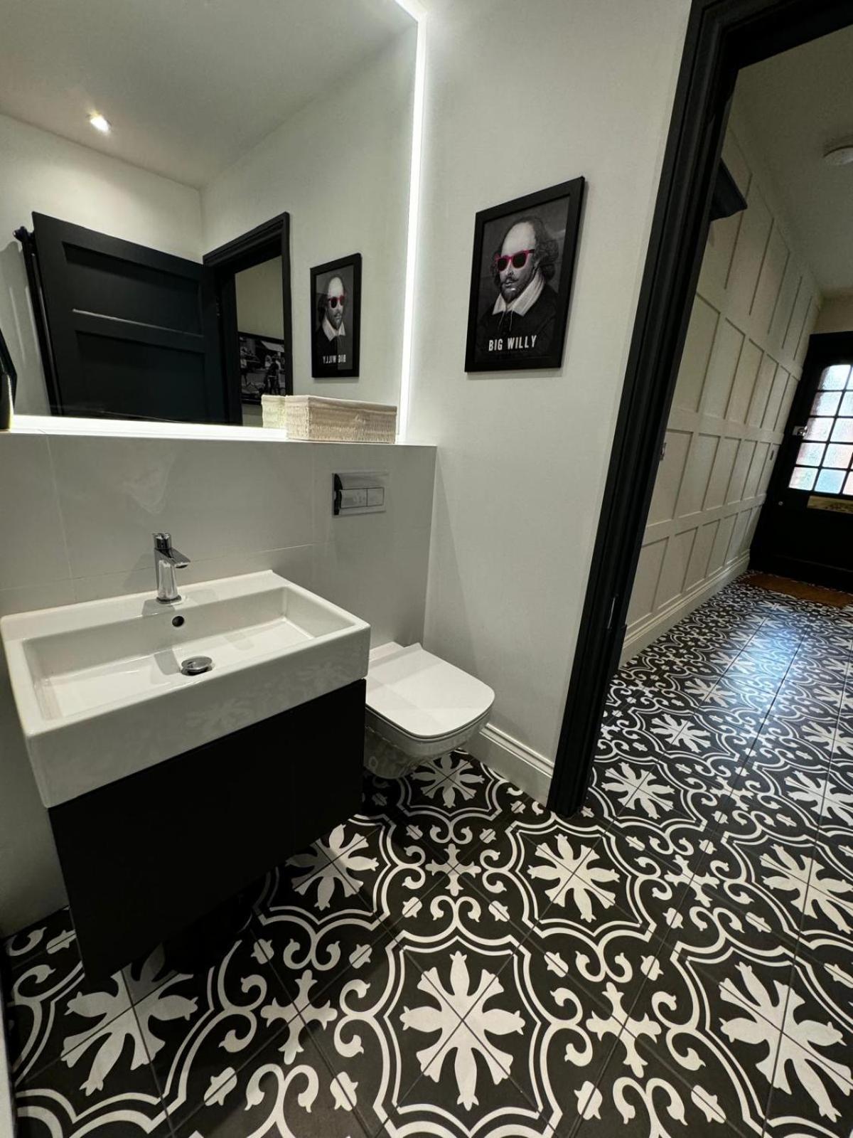 Macbeths Corner High End Luxury Apartment In Centre With Parking Stratford-upon-Avon Ngoại thất bức ảnh
