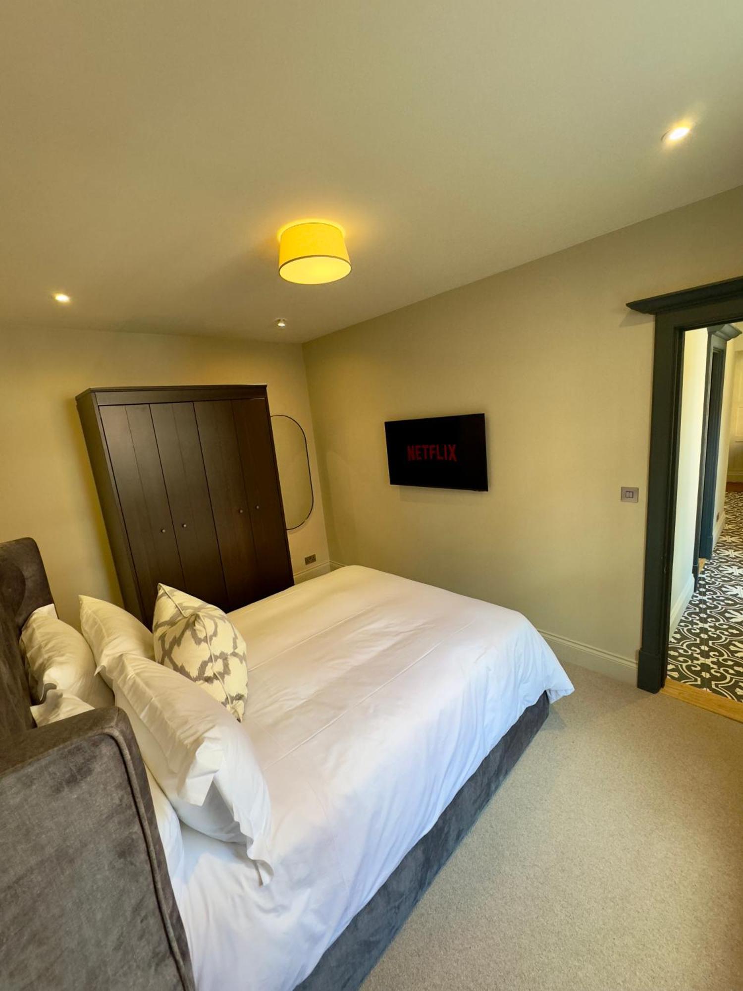 Macbeths Corner High End Luxury Apartment In Centre With Parking Stratford-upon-Avon Ngoại thất bức ảnh