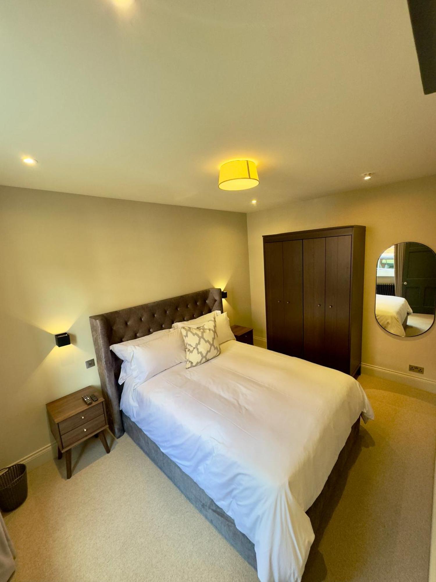 Macbeths Corner High End Luxury Apartment In Centre With Parking Stratford-upon-Avon Ngoại thất bức ảnh